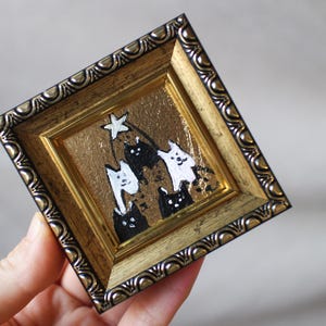 Arbre de Noël chats Portrait de chat noir blanc avec feuille d'or Peinture à l'huile avec feuille d'or 2 x 2 peinture originale chat peinture originale encadrée
