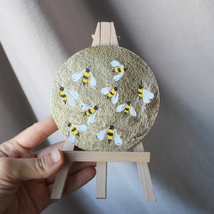 Abeja Pintura al óleo redonda en miniatura con pan de oro 4x4 enmarcado Pequeña pintura al óleo original