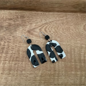 Beautiful set with black and white handmade so unique. Free shipping in the Netherlands abroad according to the shipping options