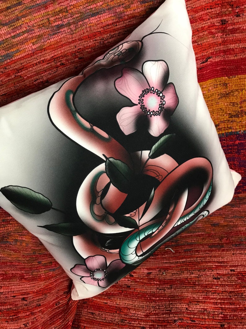 Snekke pillow