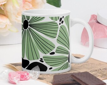 Green and black retro groovy daisy floral print mug, floral pattern coffee tea cup, decorative cup, flowering, greenery, green