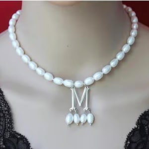 Nouveau collier de bijoux en perles blanches populaire avec or argent/initiale, collier Anne Boleyn, collier ras de cou en perles, cadeau collier pour elle