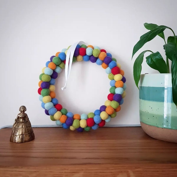 Felt Ball Wreath in Rainbow Colours, Felt Wreath Decoration, Bedroom Rainbow Decoration, Indoor Wreath, Bright and Colourful Decor