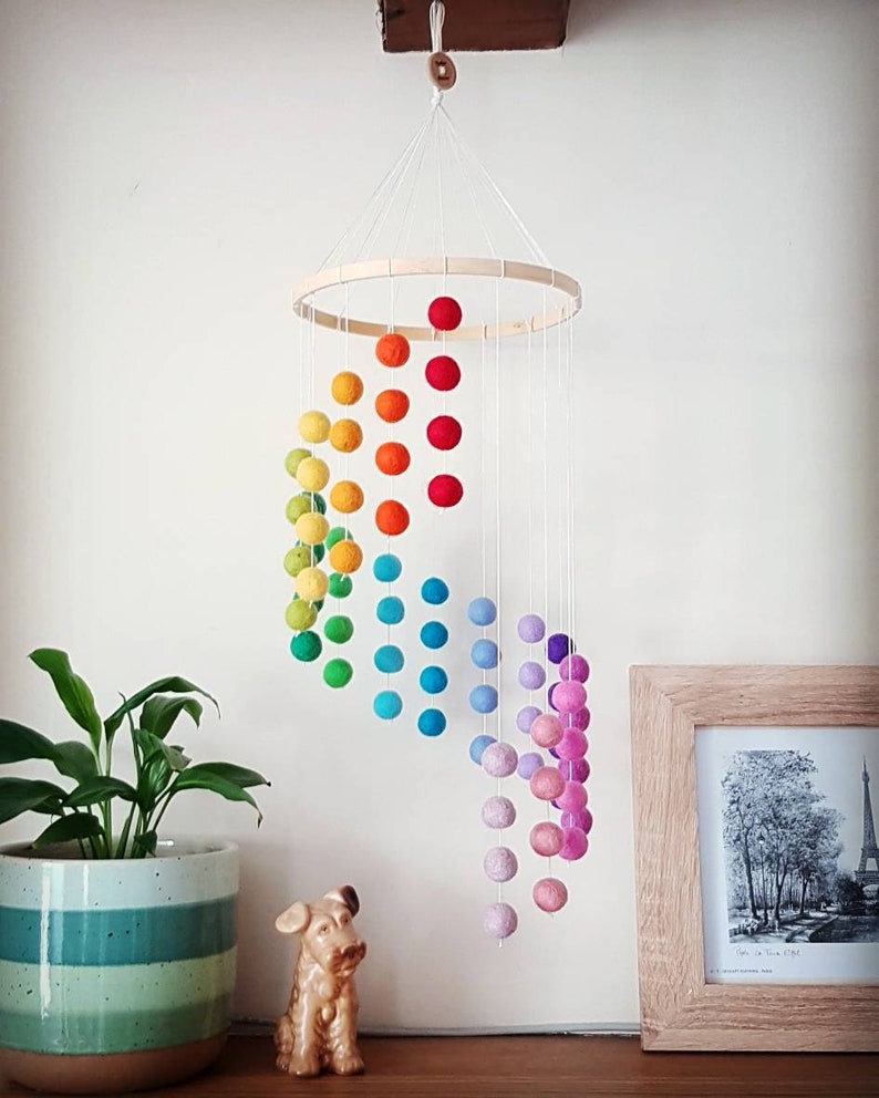 baby gift Rainbow Rainbow Cascading Felt Ball Mobile Nursery Decoration Shades