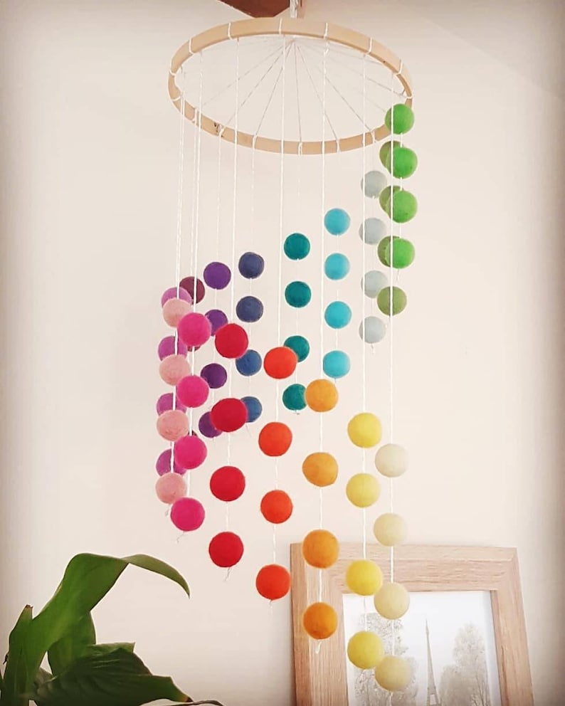 baby gift Rainbow Rainbow Cascading Felt Ball Mobile Nursery Decoration Shades