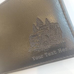 Personalisierte Off Roading 4x4 Leder Portemonnaie.  Graviert mit deinem eigenen Text. Geschenkbox vorhanden.