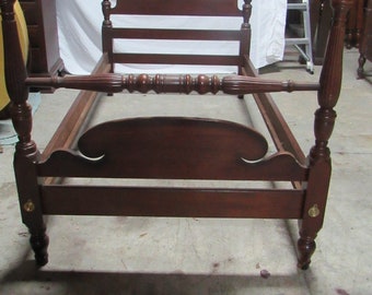 Twin Bed Frame Vintage Mahogany Pineapple