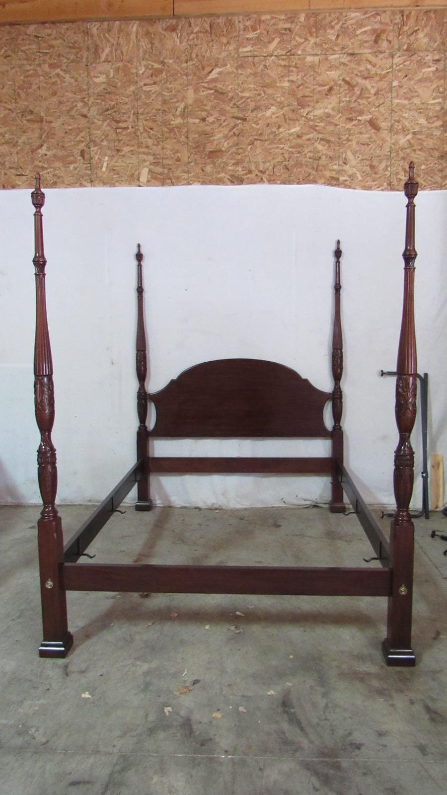Henkel Harris Queen Rice Poster Bed Mahogany