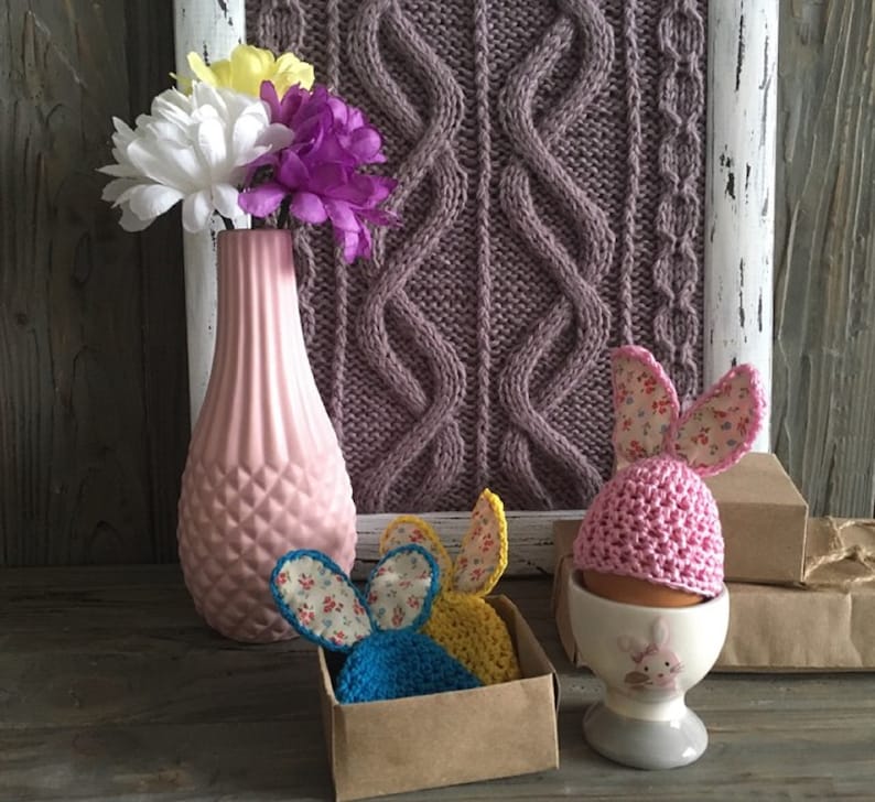 Easter decoration,set of 3 eggs hat.