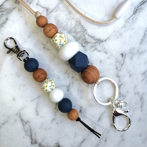 Navy Floral Lanyard: Ausweishalter aus Buchenholz Perlen