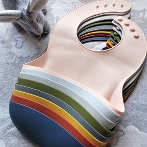 Silikonknöpfe, neutrale Baby-Bibs, waschbar/wasserfest, Baby Shower Geschenk