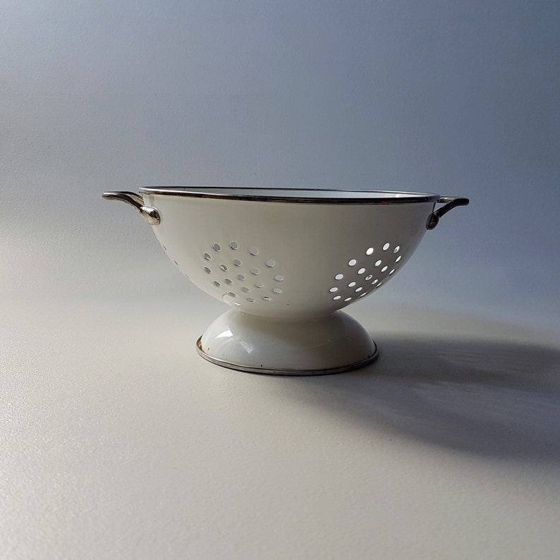 Vintage Enamel Colander / Vintage Strainer / Rustic Kitchen | Etsy