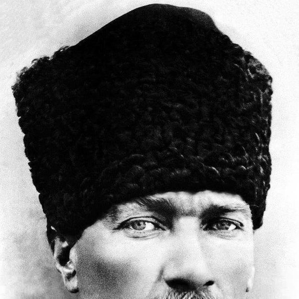 Ataturk winter hat, cap, kalpak World War I  a25216