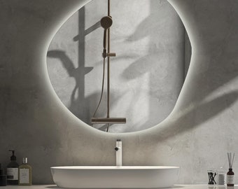 Specchio LED asimmetrico per bagno - LED caldo/neutro/freddo, design moderno, luce LED, specchio di forma irregolare, specchio per il trucco