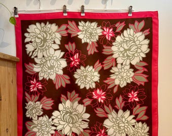 Vintage Headscarf / Bandana / Neck Scarf – Retro Print – 50s 60s 70s Style – True Vintage Accessory. Pink, brown, white floral