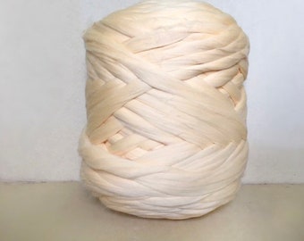 Ivory Chunky Yarn - Unspun Yarn - Unspun Wool - Chunky Yarn - Unspun Merino - Super Bulky Yarn - Chunky Wool - Merino Wool Yarn