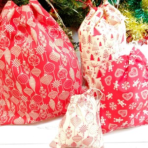 Set wiederverwendbare Weihnachtsgeschenktaschen aus Stoff, Scandi-Stoff