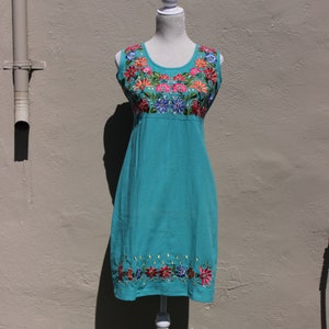 Vintage Dress. Vintage Clothing.  True Vintage.  Vintage Style. Unique Vintage.  Vintage Embroidery Turquoise Dress. Volup.  Mod.  Retro.
