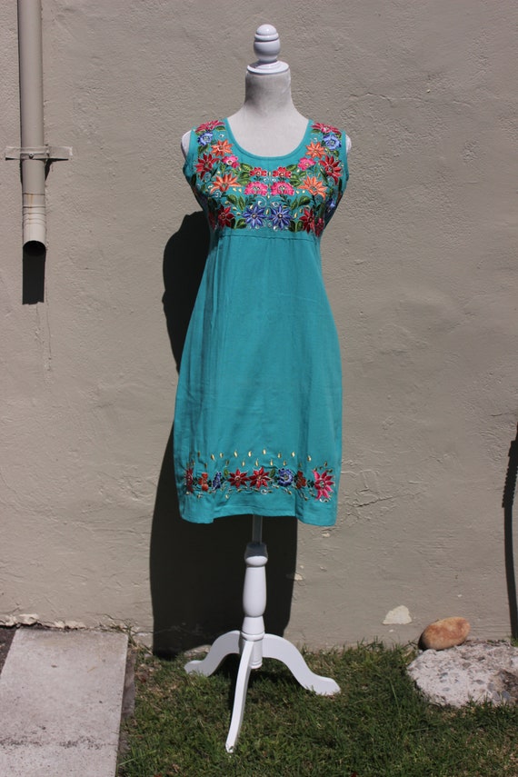 Vintage Dress. Vintage Clothing. True Vintage. V