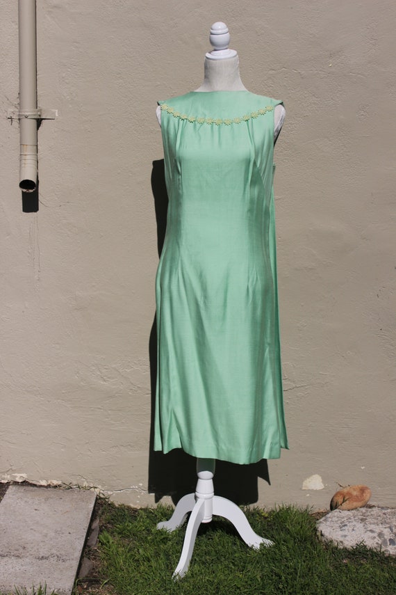 1950s Mint Green Vintage Dress with Daisy Detail