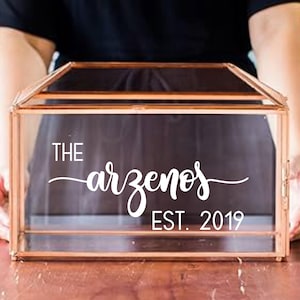 Boîte à cartes de mariage personnalisée en acrylique transparent avec couvercle, décalcomanie pour tirelire d'art de mariage, nom de famille, nom de famille, décalcomanie de la date de création