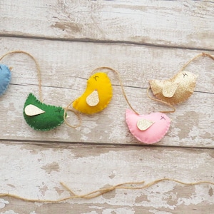 Rainbow bird garland/bunting - rainbow bird nursery, rainbows birds, nursery wall hanging, bird decor, bird theme