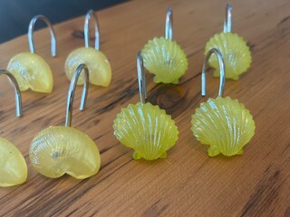 Twofishes Set 12 Ganci Decorativi Per Tenda Doccia | Conchiglie E Stelle Marine, Lega Antiruggine E Poliresina, Per Aste 22-30mm