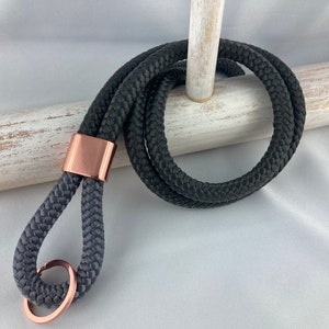 Set of lanyard and key ring made of sailing rope with an intermediate piece in rose gold, gray/dark gray image 5