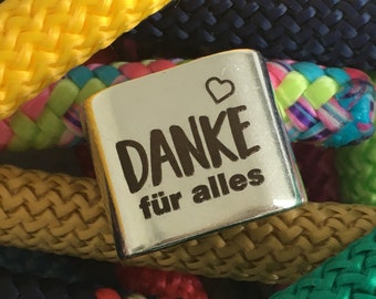 Schlüsselanhänger aus Segelseil mit versilbertem Zwischenstück mit Gravur "DANKE für alles" in Wunschfarbe ganz individuell