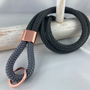 Set of lanyard and key ring made of sailing rope with an intermediate piece in rose gold, gray/dark gray image 3