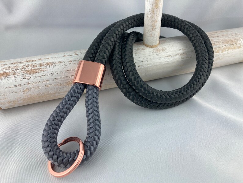 Set of lanyard and key ring made of sailing rope with an intermediate piece in rose gold, gray/dark gray image 3