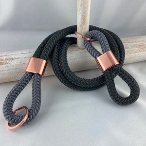 Set of lanyard and key ring made of sailing rope with an intermediate piece in rose gold, gray/dark gray image 2