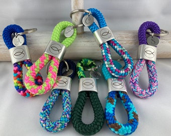 Schlüsselanhänger aus Segelseil mit graviertem Zwischenstück Fisch und Buchstabenanhänger, Segeltau, religiös, Kommunion, Konfirmation