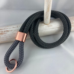 Set of lanyard and key ring made of sailing rope with an intermediate piece in rose gold, gray/dark gray image 4