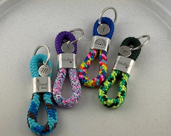Keyring made of sailing rope for starting school, with engraved spacer piece engraved with "Schoolchild" and letter charm, school, children