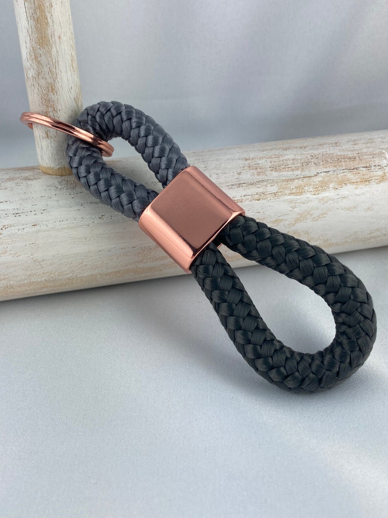 Set of lanyard and key ring made of sailing rope with an intermediate piece in rose gold, gray/dark gray image 7