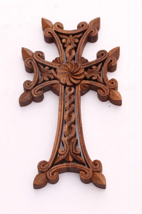 Croix en bois faite main, décor de mur, bois fait main de hêtre de noix,  croix cadeau dARMÉNIE, croix découpée faite à la main, art gravé de  sculpture chrétienne -  France