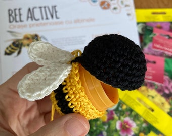 Crochet BEE pod - SET of 5 [birthday favor, seed pod, save the bees]