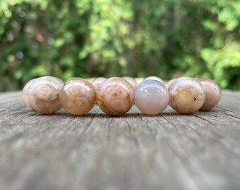 Bracciale in agata con fiori di ciliegio molto spesso, bracciale in agata Sakura da 13 mm con perline di pietre preziose, bracciale in agata rosa e bianca, bracciale regalo