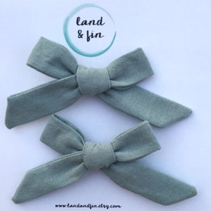 Hand Gebunden Mini Bögen - Mini Zopf Bögen - Hand Gebundene Bögen - Baby Schleife - Kleinkind Schleife - Stoff Haarschleifen - Baby-Dusche Geschenk - Schleife Stirnband Clips