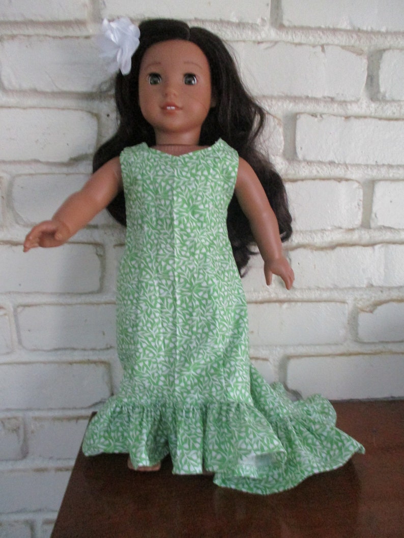 holoku dress