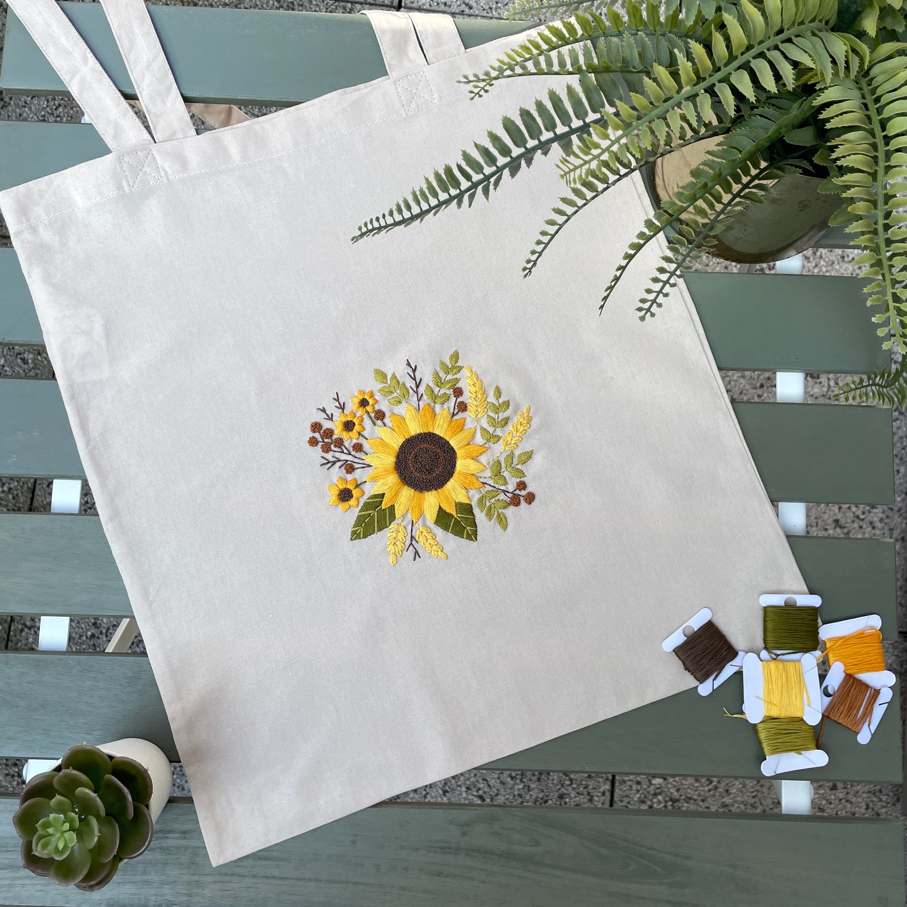 トートバッグのひまわり刺繍パターン、ショッピングバッグの手刺繍