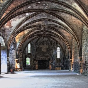 Removable Photo Mural - Medieval Great Hall - 3D effect Wall Art Print Wallpaper for Accent Wall Décor Prepasted Wall Mural #MU1544