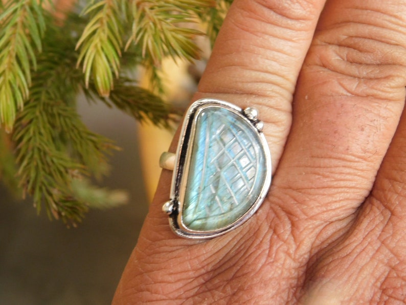 Carving Labradorite Ring* Sterling Silver Ring* Labradorite Cabochon Ring* statement ring* Labradorite gemstone Ring* blue fine ring* A339