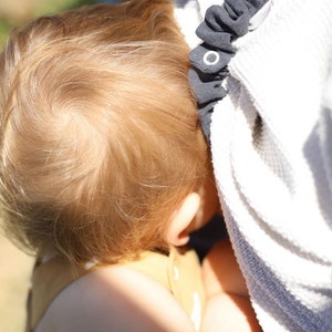 Essential für stillende Mütter: Handgefertigte Stillarmbänder für Umstandsmode Bild 2
