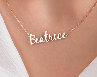 Name Necklace Gold, Christmas Gifts, Name Necklace, Laser Cut Names, Personalized Necklace, Gift to Her, Family Name, Gold Necklace, Carry