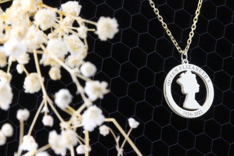 Queens Necklace Queen Elizabeth Necklace Queen's Etsy