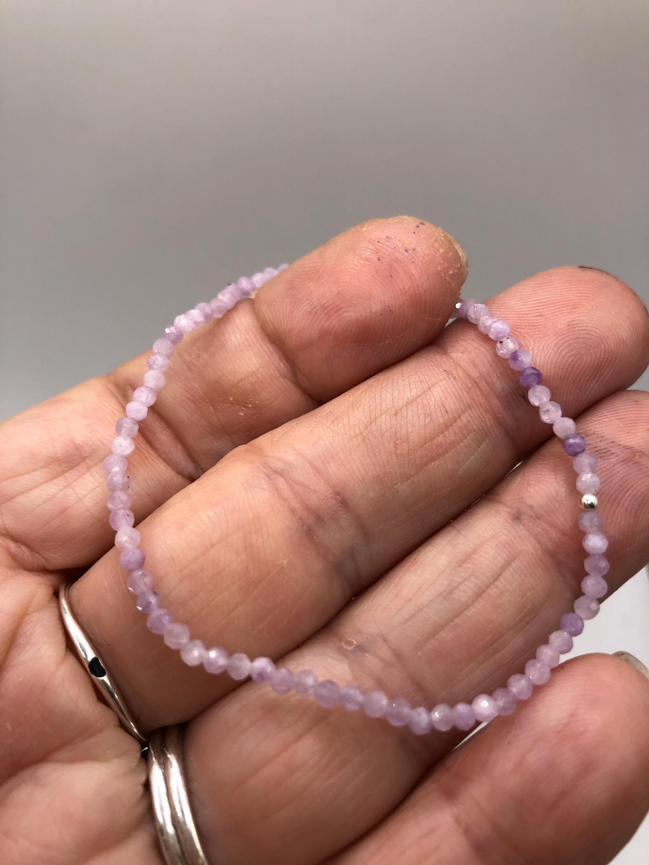 天然クンツァイト 2mm ラウンド グレードAAA 宝石ブレスレット