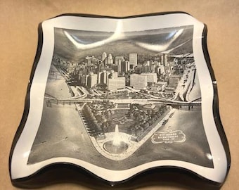 Vintage Pittsburgh PA Bicentennial Souvenir Glass Ashtray Alling & Cory Paper