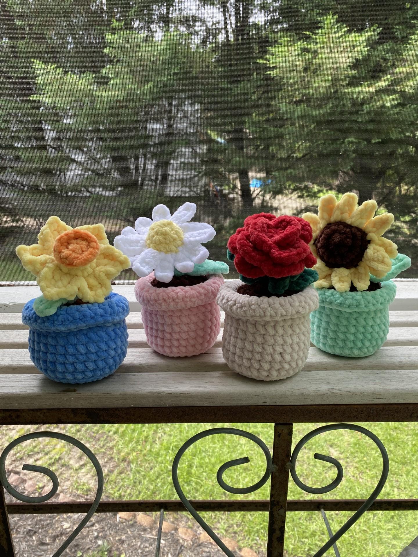 MINI CROCHET FLOWERS, Plushie Flowers, Potted Flowers, Potted Plants, Roses, Daisys, Daffodils, Sunflowers